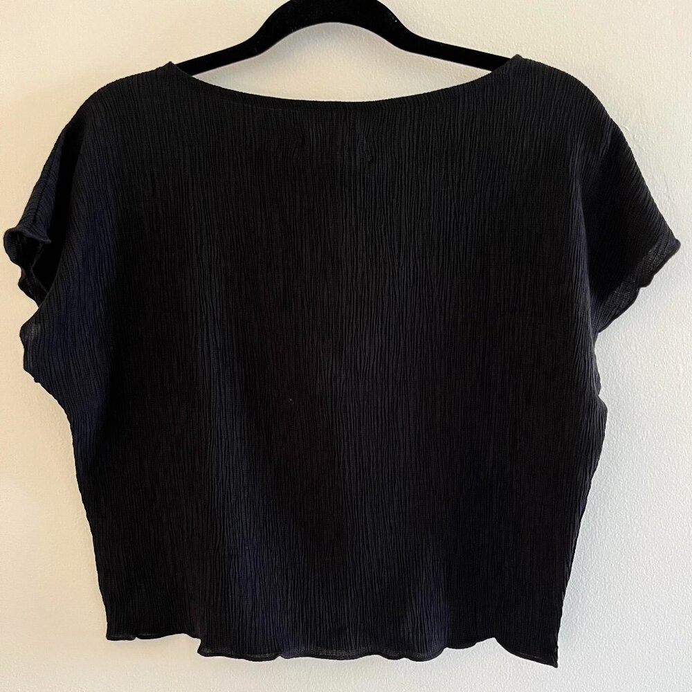Everlane short sleeve Crinkle Top, Black, size Small - Picture 3 of 4